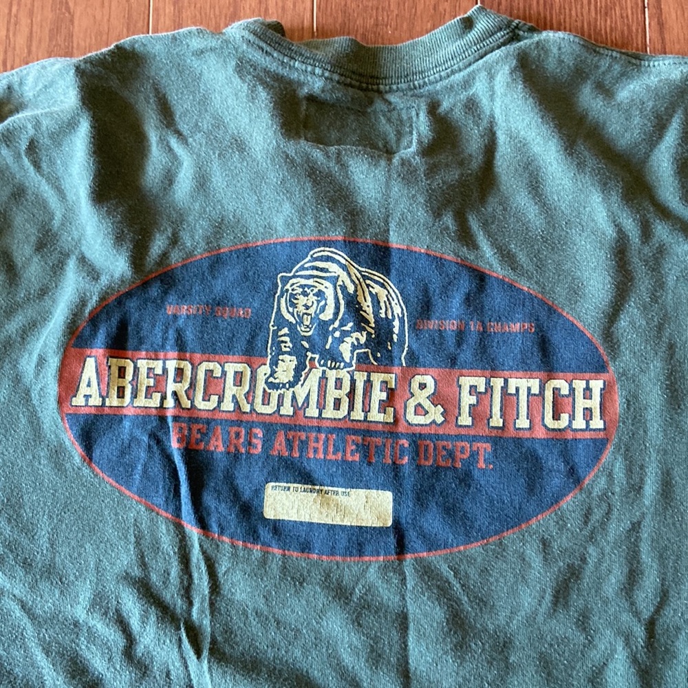 Abrecombie & Fitch Graphic Long Sleeve Shirt Size Small